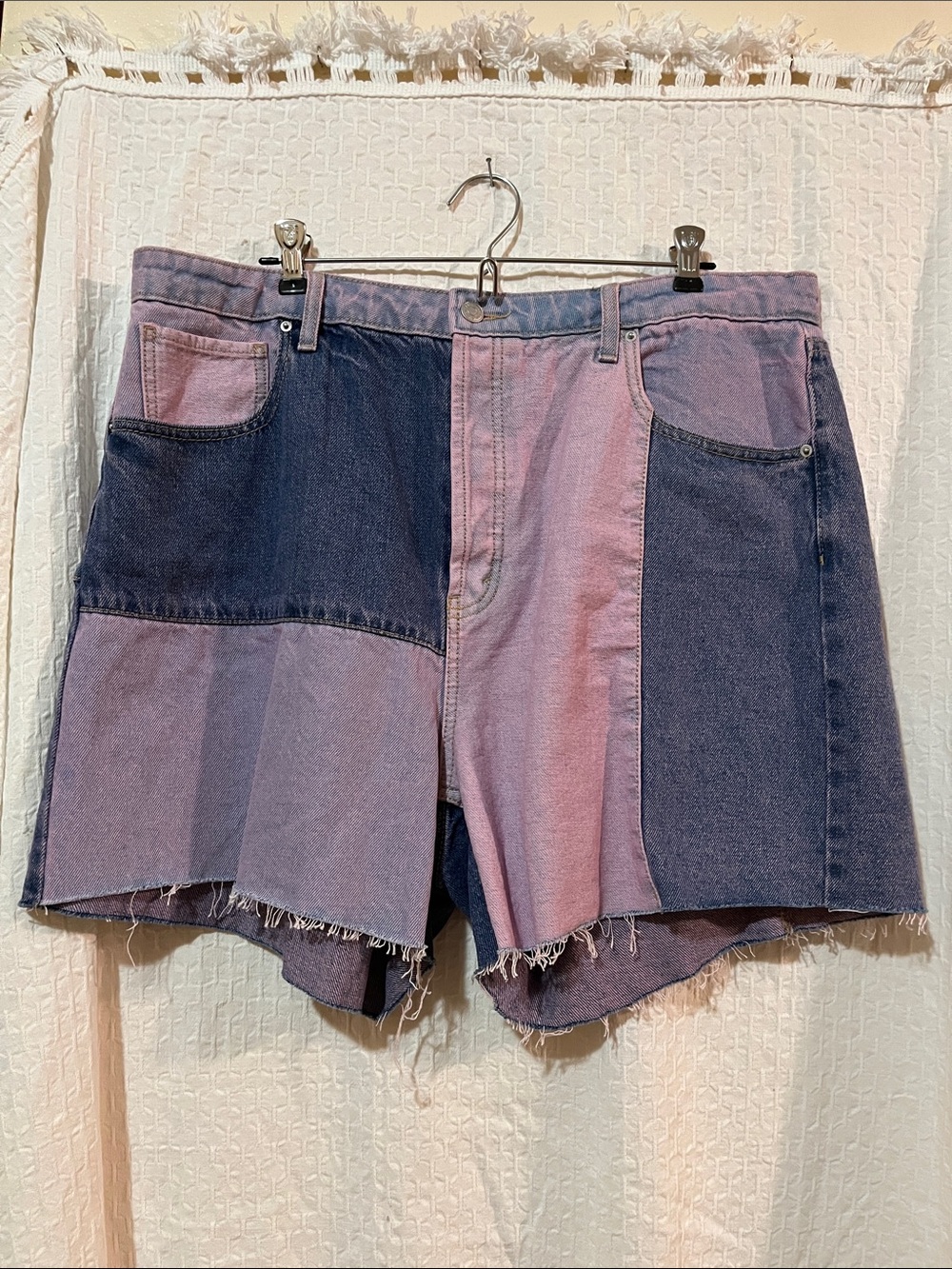 WILD FABLE SHORTS - Purple, Lavender, Blue & Pink - Sz 16 - Raw Hem - 5 Pockets